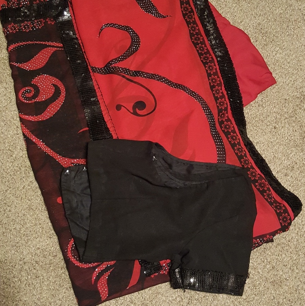 Size M Red and Black Glittering Saree